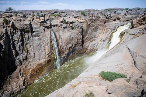Dumping at the Orange River Waterfall, Augrabies Falls National Park, North Cape, South Africa