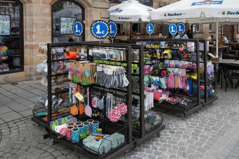 Goods rack with products for 1 euro, on the street, marketplace, Lauf an der Pegnitz, Middle