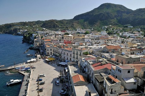 Port and old town, Lipari, Aeolian or Aeolian Islands, Sicily, Southern Italy, Italy