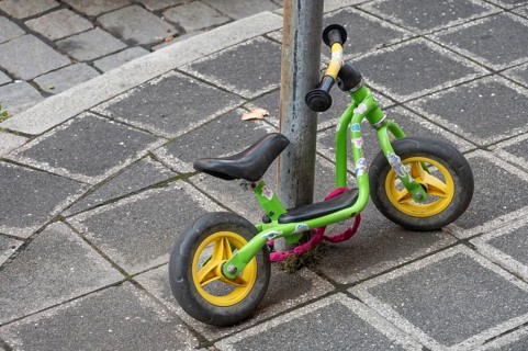 Chained children's roller on a mast, Nuremberg, Middle Franconia, Bavaria, Germany
