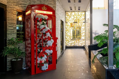 Hotel Gevora decorated telephone box, Dubai, United Arab Emirates, UAE