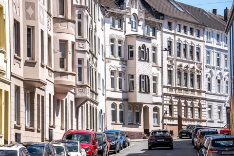 Façades of older, well-preserved, well-maintained residential buildings, partly Art Nouveau,