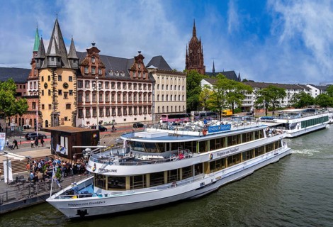Passenger ships at Primus pier Eiserner Steg, Mainkai, round trip and sightseeing, Frankfurt am
