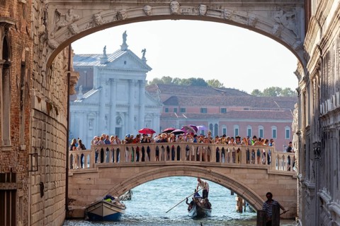 View of the Bridge of Sighs from Ponte della Paglia, Venice, Veneto, Italy