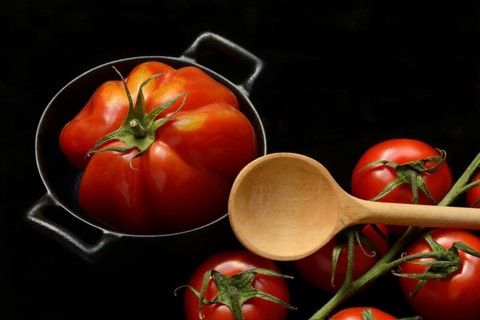 Oxheart tomato in pots and vine tomatoes, Solanum lycopersicum