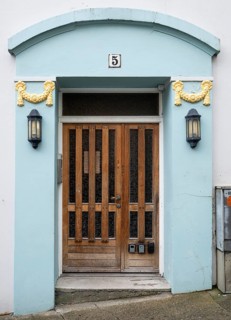 Art Nouveau house entrance, city center, Ålesund or Alesund, Ålesundet, Møre og Romsdal Fylke,