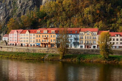 Houses on the Elbe in autumn, Decin or Tetschen, Ustecky kraj, Czech Republic