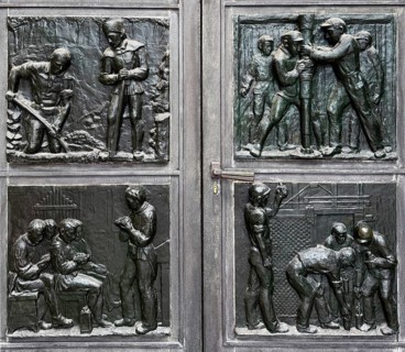Depictions from the everyday life of miners in bronze reliefs by Otto Bussmann and Maria Schlüter