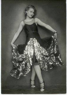 Lilian Harvey, actress, film, 1906-1968, Berlin, elegant woman in sequined dress, posing in a