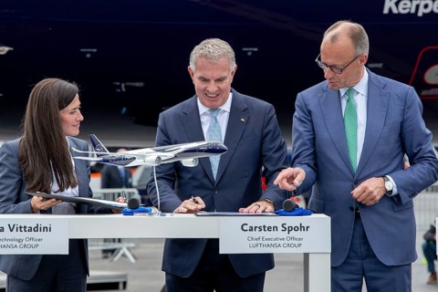 Grazia Vittadini (CTO of the Lufthansa Group), Carsten Spohr (CEO of the Lufthansa Group),