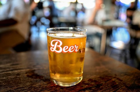 Glass of beer in a pub, pint, London, England, Great Britain, Great Britain