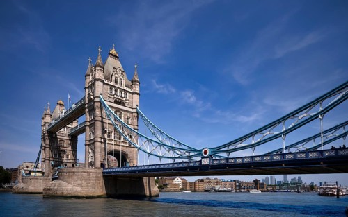 Thames, Tower Bridge, Canary Wharf behind it, The City of London, London, England, Great Britain,