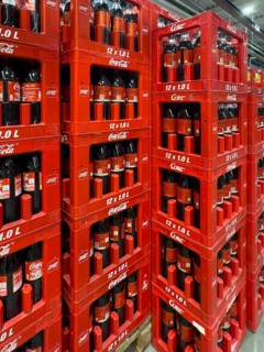 On the left side of the picture, 1 liter PET bottles, recyclable plastic containers, polyethylene