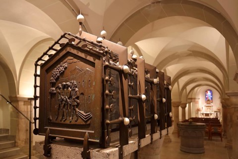 Shrine, crypt, interior view, Bonner Münster, Münsterplatz, Centre, Bonn, North Rhine-Westphalia,