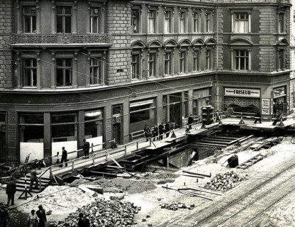 Berlin, Mitte, construction of the North-South Railway, underground S-Bahn, farmer's workers,