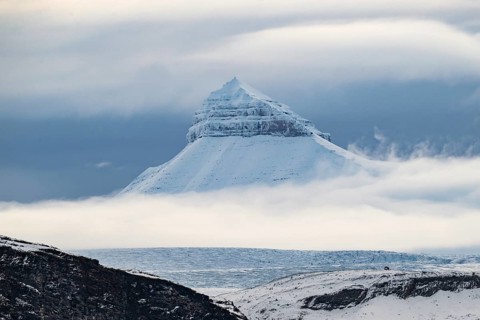 One of the three mountains: Tee Kroner (Three Crowns), Kronebreen or Kronengletscher Glacier,