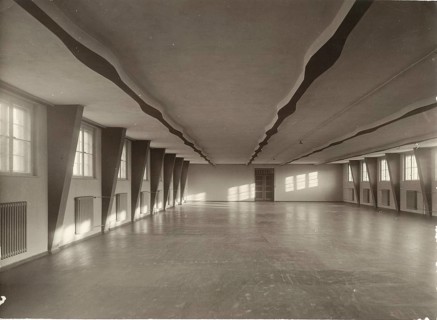 Post Office, Berlin SW 29, Kreuzberg, Bergmannstraße 72, large attic room, open-plan office, Art
