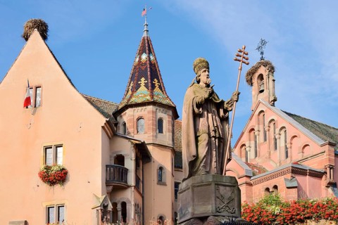 Castle with St. Leo IX chapel and statue of Pope Leo IX, Eguisheim, Haut-Rhin, Alsace, Grand Est,