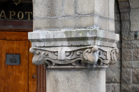 Column, entrance area former swan pharmacy, now Museum Jugendstilsenteret og KUBE, Ålesund or