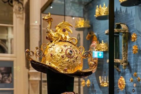State Rooms in Dresden Residential Palace Historic banqueting halls in the north wing The