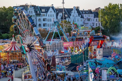 Rhine fair in the Rheinwiesen in Düsseldorf-Oberkassel, residential buildings on the banks of the