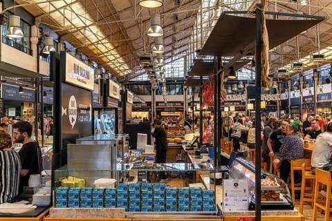 The Mercadeo da Ribeira, also known as TimeOut Market, is the best address for Portuguese