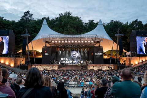 Laith Al-Deen with Sebastian Fitzek at 20 years of Fitzek's anniversary show at Berlin's Waldbühne