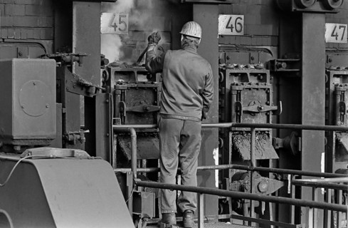 Essen, DEU, 17.11.85 - Workers at the Zollverein coking plant. The coking plant was discontinued in