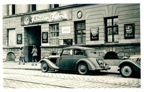 Vienna, shop, sign factory, Stafan Walkowiak, vintage car, Adler Coupe, An old car parked in front