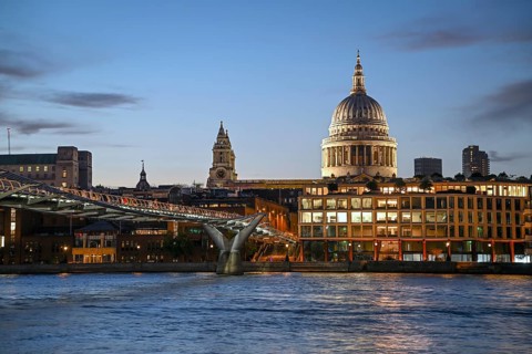 Millennium Bridge, blue hour, in the background St Paul's Cathedral, London, England, Great