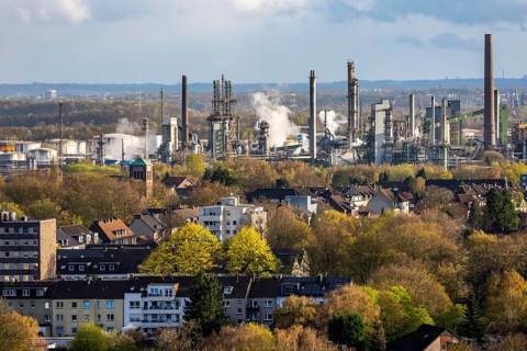Ruhr Oel GmbH, BP Gelsenkirchen Refinery, in GE-Horst, production of products from mineral oil,