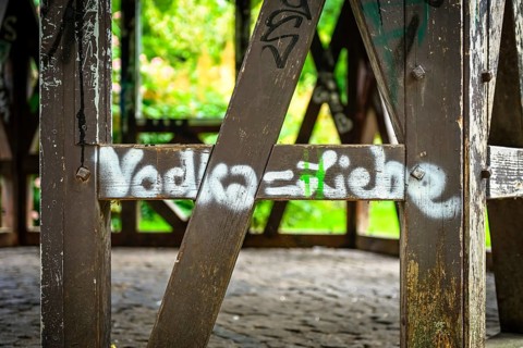 Graffiti with the inscription Vodka=Liebe in Bergedorf, Hamburg, Germany +++ editorial use only