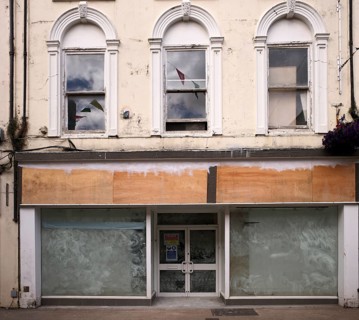Vacancy, shop, abandoned, renovation, ruin, dilapidated, Falmouth, Cornwall, England, Great
