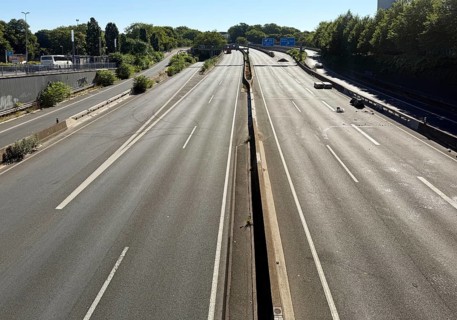 Empty A 40 motorway in the center in front of entering the tunnel, closure, construction work