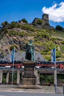 Railway line on the right bank of the Rhine between Rüdesheim and Koblenz, one of the busiest