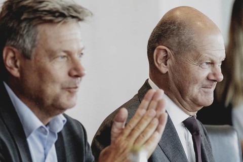 (R-L) Olaf Scholz (SPD), Federal Chancellor, and Robert Habeck (Alliance 90/The Greens), Federal