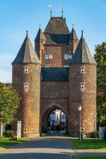 Cathedral and Klever Tor, double gate in Xanten, outer gate, with the owl towers, Lower Rhine,