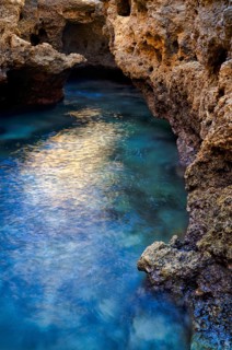 Algar Seco rock formation, coloured rocks and underground caves, caves, shell limestone, Carvoeiro,