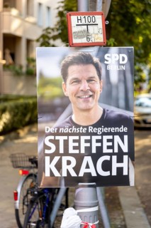 Steffen Krach (SPD) – candidate for the office of Governing Mayor of Berlin – election posters by