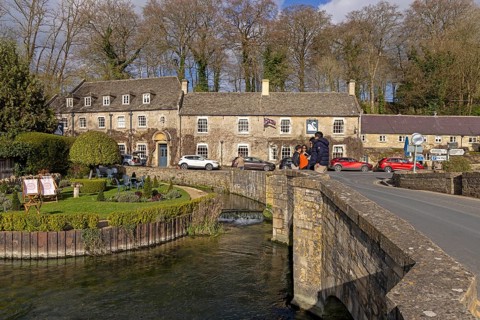 Stone bridge, River Coln, houses, Cotswold Stone, Bibury, The Cotswolds, England, Great Britain