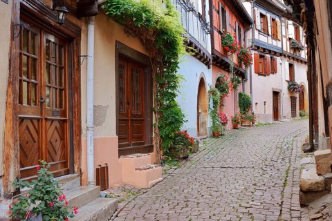 Houses in Rue du Rempart alley, Eguisheim, Haut-Rhin, Alsace, Grand Est, France