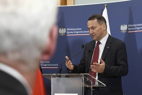 Polish Foreign Minister Radoslaw Sikorski at a joint press conference with his German counterpart,