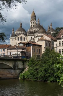 Pont des Barris with old town and Saint-Front Cathedral in Pèrigueux, Dordogne, France