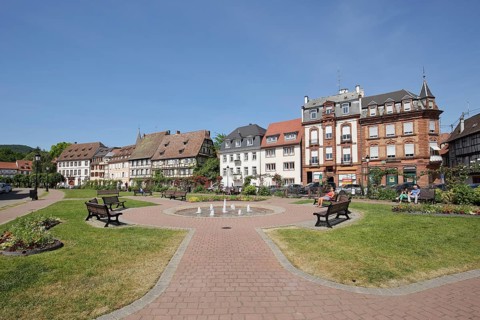 Park on Quai Anselmann, Wissembourg, Biograd na Moru, Bas-Rhin, Alsace, France
