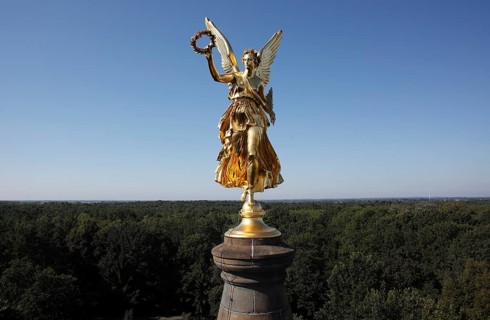 Fehrbellin, 14.08.12 The Berlin Victory Column looks deceptively similar. The aerial photo shows