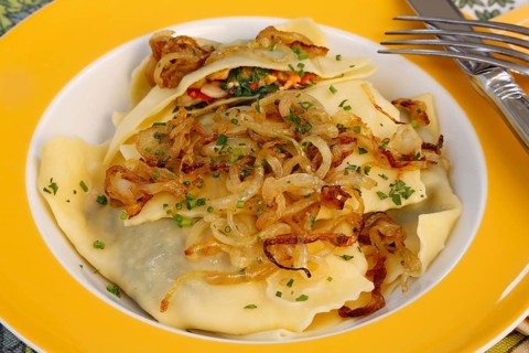Swabian cuisine, Maultaschen, vegetarian, vegetable Maultaschen, vegetables in noodle dough,