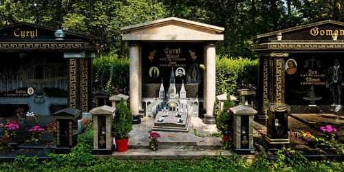 Opulent graves of Sinti and Roma families, so-called Königs-Gräber, Beuel Cemetery, Bonn, North