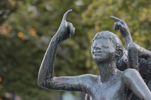 Klenkes memorial sculpture by Hubert Löneke 1970, Aachen greeting with little finger of right hand,