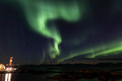 Northern lights, aurora borealis, lighthouse, mountains, coast, Tranoy, Ofoten, Norway
