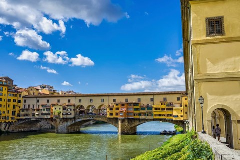 Ponte Vecchio over the Arno, Florence, Tuscany, Italy